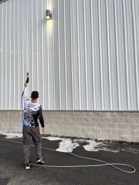 Pressure washing by Dream Team Improvements in Kissimmee